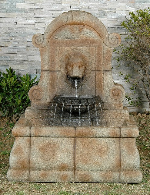Fuente de Agua Leonina